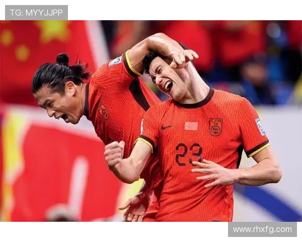 被足球网困住的球星们瞬间尴尬时刻 他们如何面对这一尴尬境地