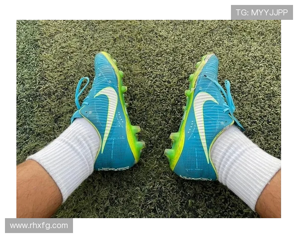 足球球星穿搭推荐 运动休闲鞋时尚潮流引领新风尚