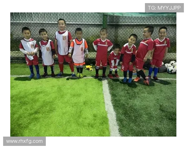 邯郸足球明星人物盘点 揭示他们的成长轨迹与职业生涯发展